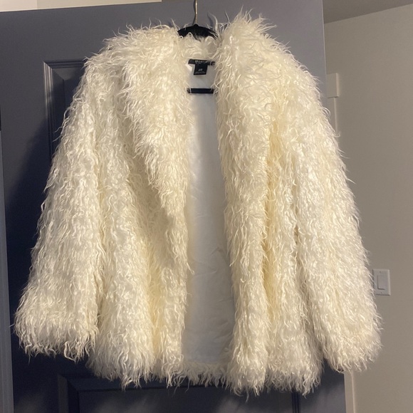 Brunette the Label white faux fur coat size Small/Medium - Picture 1 of 4
